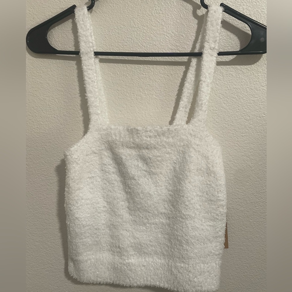 Medium fuzzy top